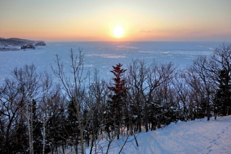 フレペの滝流氷