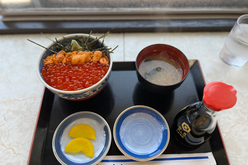 うに・いくら丼　ウトロ漁協婦人部食堂